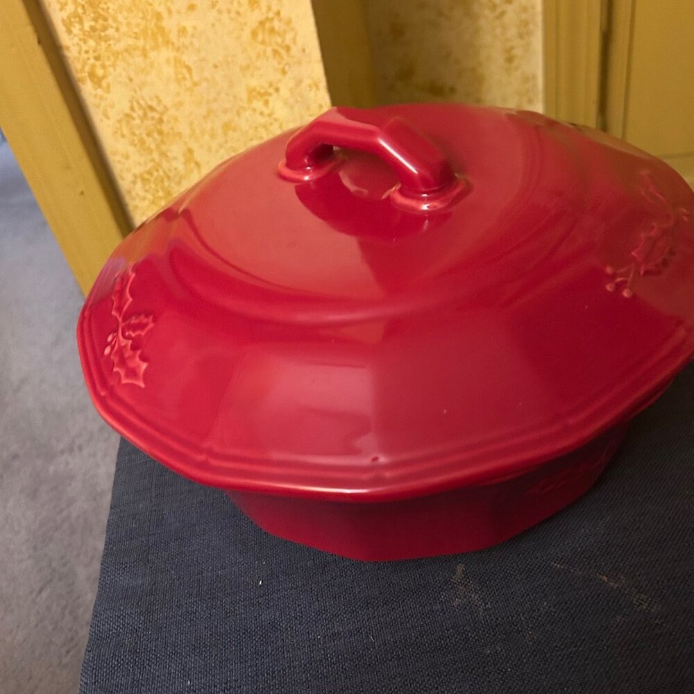 Vintage Red Casserole   4 QT no brand   freezer, oven,  microwave , dishwasher s - Picture 2 of 5